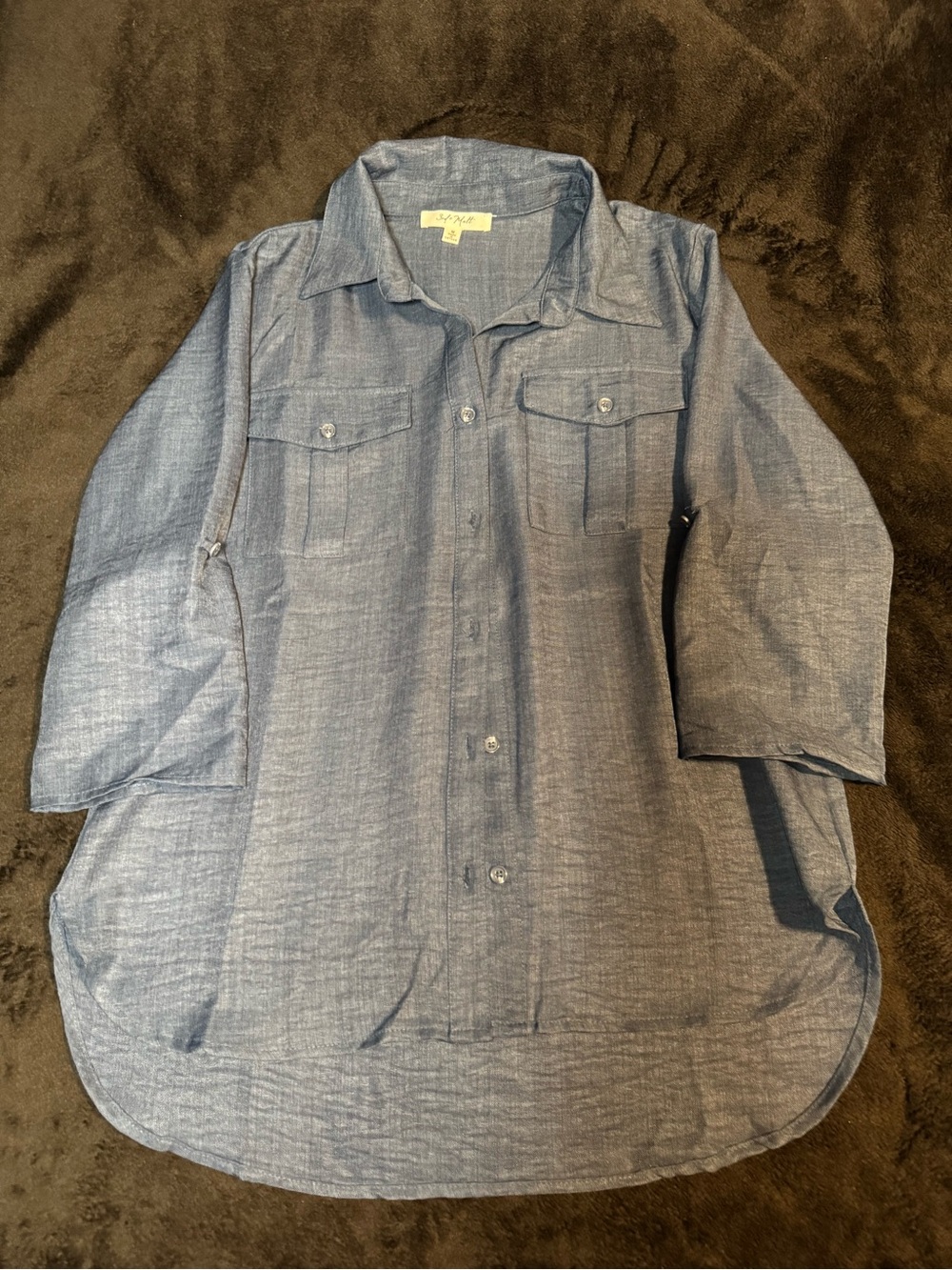 *Light blue shirt type blouse with 3/4 sleeves with pockets**